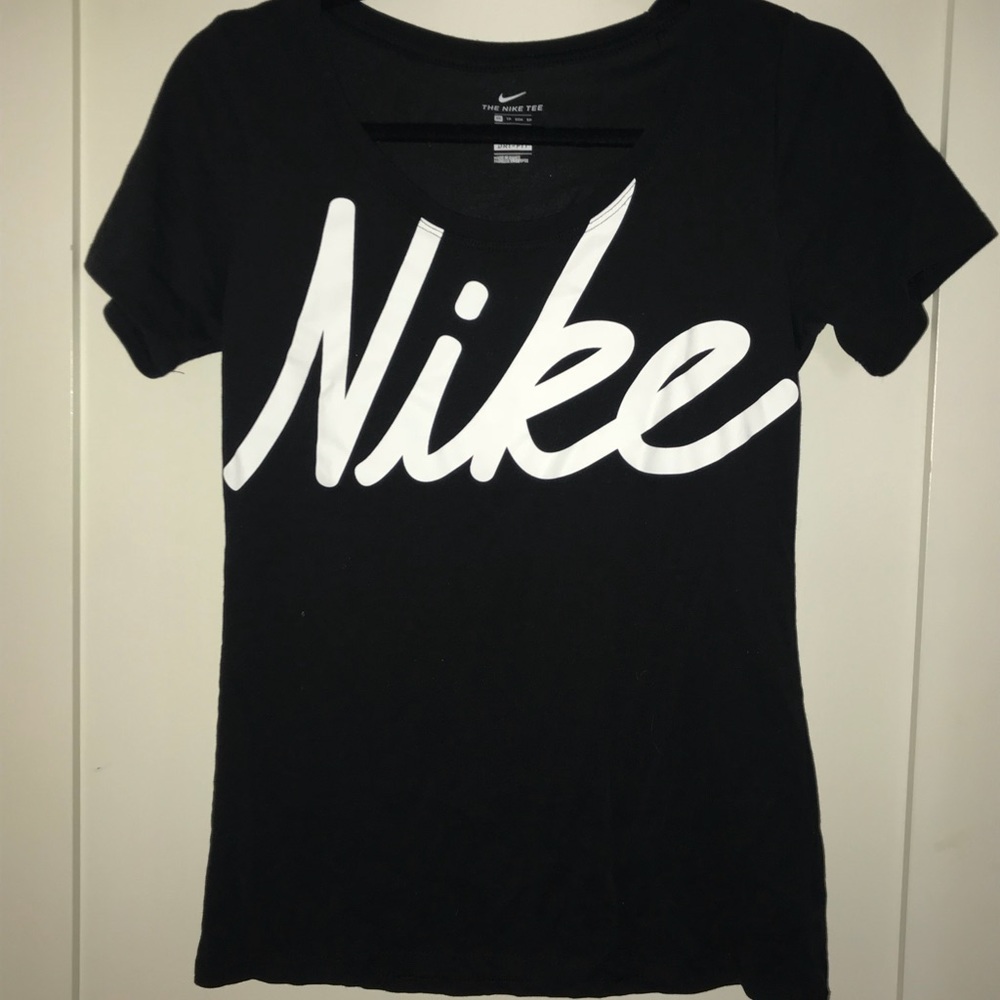Nike scoop neck tee